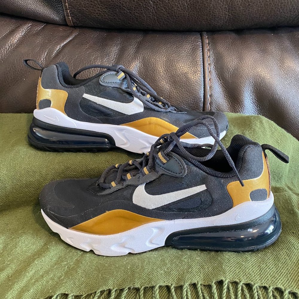 Nike Air Max React 270 girls Youth 4